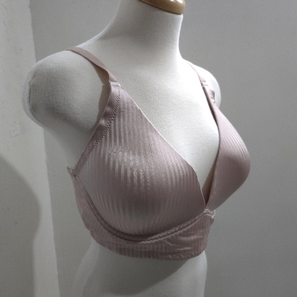 adrienne vittadini | Elegant Pink Striped Bra 38D - Picture 3 of 8